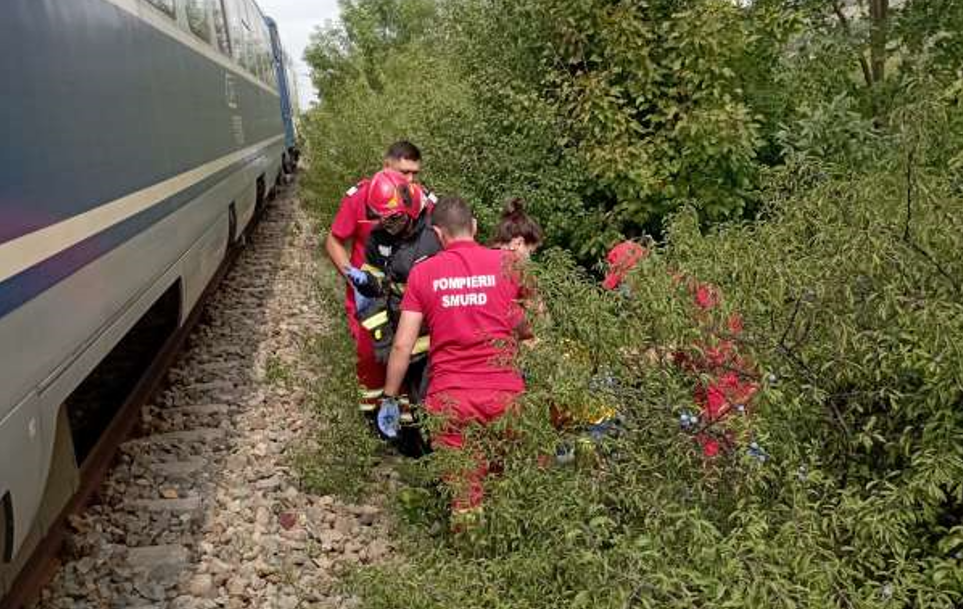 Un bărbat a murit după ce s-a aruncat în faţa trenului