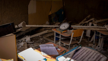 interiorul unei scoli bombardate de rusi