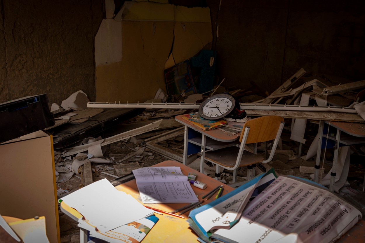 Ucrainenii i-au arestat pe profesorii ruși care au încercat "rusificarea" în nord-est și îi amenință cu 12 ani de închisoare