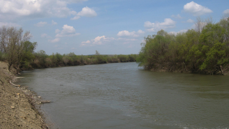 Un bărbat de 21 de ani a încercat să intre ilegal în România, traversând înot Prutul