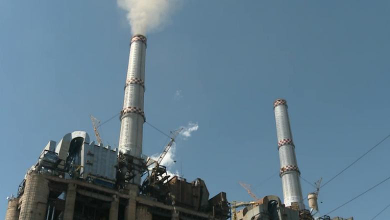 Coșuri de fum de la termocentrala Mintia
