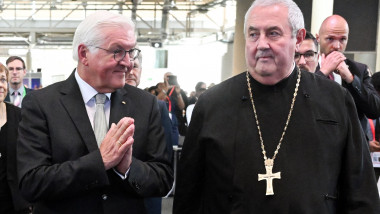 German President Frank-Walter Steinmeier (l) and Ioan Sauca, general secretary of the World Council of Churches
