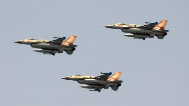 Trei F-16 israeliene în zbor