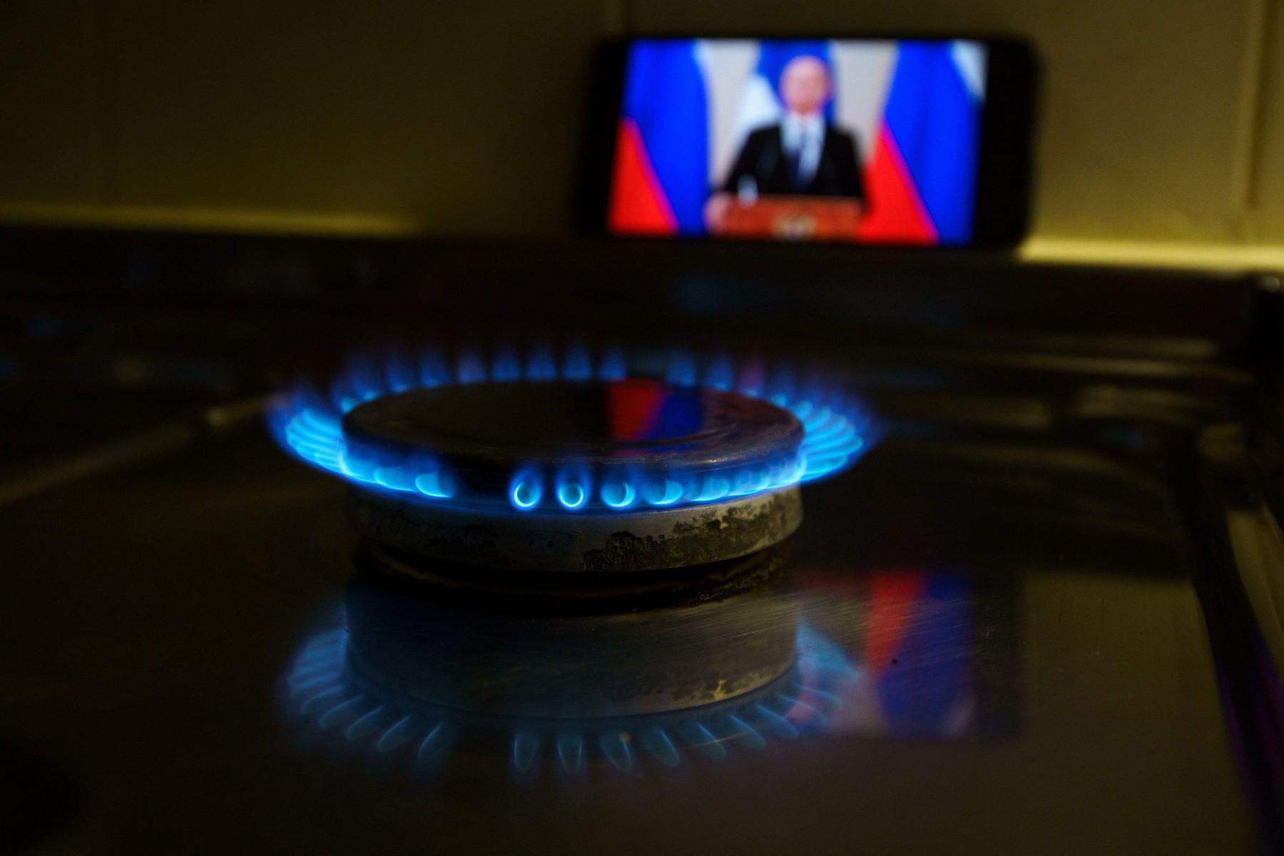 Fost ministru al energiei: Plafonarea prețului la gazele din Rusia este o greșeală. Sunt două posibilități
