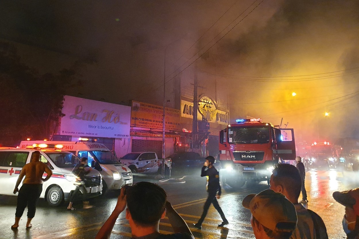 Cel puțin 12 morți și zeci de răniți într-un incendiu izbucnit la un bar de karaoke din Vietnam