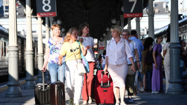 Turiste din Rusia, într-o gară din Belarus