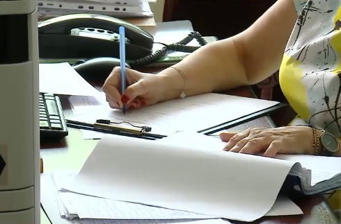 Deputații au respins OUG care debirocratiza activitatea IMM-urilor. S-ar fi eliminat fișa postului și alte acte birocratice