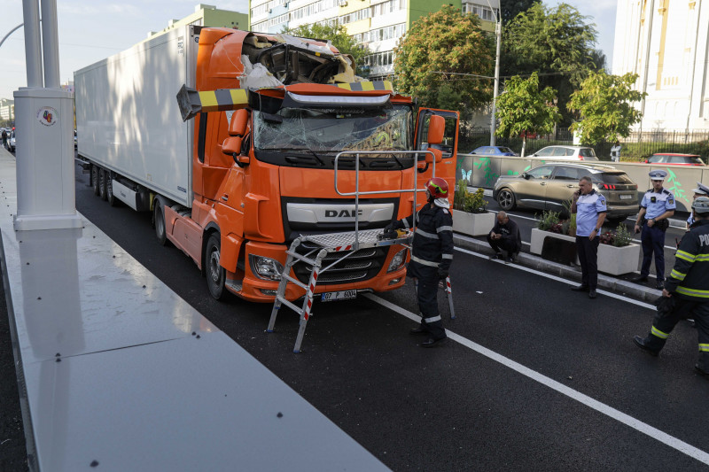 INSTANT_PASAJ_CAMION_029_INQUAM_Photos_Octav_Ganea