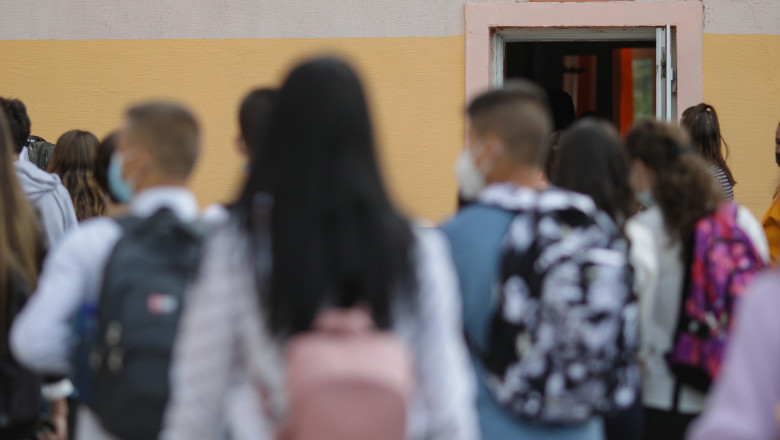 Ministrul Educației: Școlile se vor redeschide în condiții normale. Nu încurajăm neparticiparea la cursuri