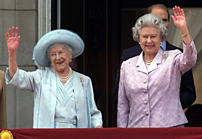 Regina Elisabeta a II-a a Marii Britanii (18)