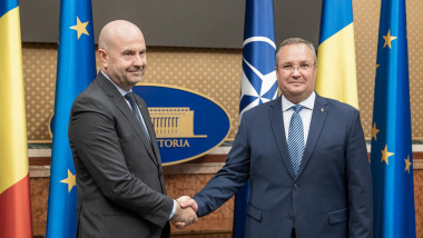 Ciucă dă noroc cu ministrul moldovean Bolea