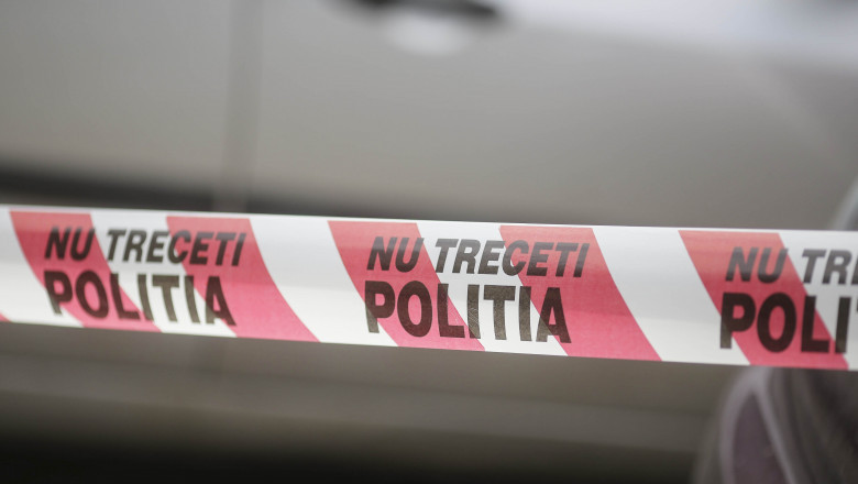 O femeie a fost găsită moartă lângă un bloc de 10 etaje din Blaj. Ea ar fi căzut de la înălţime