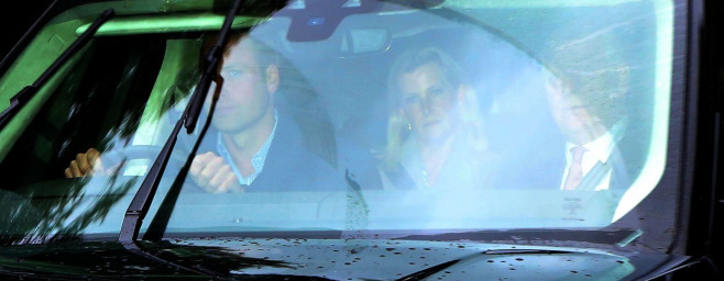 Prince William drives Prince Andrew, Sophie, Countess of Wessex and Prince Edward into Balmoral after reports that Queen Elizabeth is under 'medical supervision', Balmoral, Scotland, UK - 08 Sep 2022