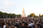 Crowds gather outside Buckingham Palace, London, UK - 08 Sep 2022