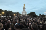 Crowds gather outside Buckingham Palace, London, UK - 08 Sep 2022