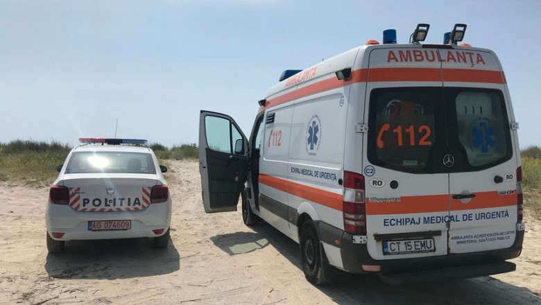 Tânăr de 19 ani, căutat de scafandri la Corbu după ce nu a mai ieşit din mare
