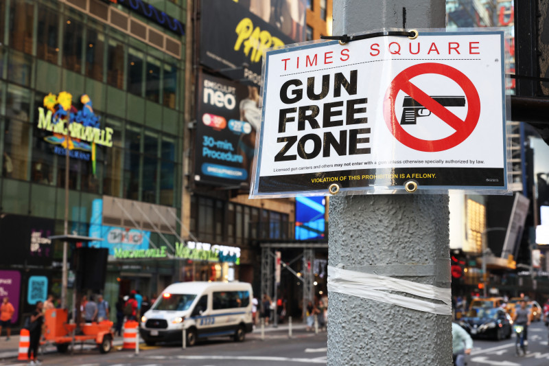 Portul armelor de foc a fost interzis în celebrul cartier Times Square din New York