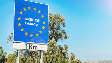 Panou rutier de semnalizare intrare în Grecia