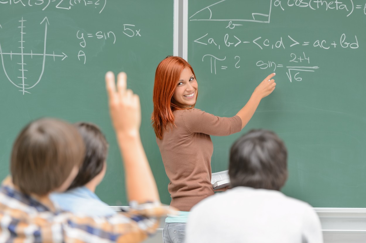 Cum vor primi elevii note începând de luni? Sorin Cîmpeanu: Dacă ai 3 ore de matematică, va trebui să ai minimum 6 note într-un an