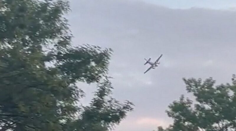 SUA: Un bărbat a furat un avion și a amenințat că îl va prăbuși peste un supermarket. Criza de securitate s-a încheiat după câteva ore