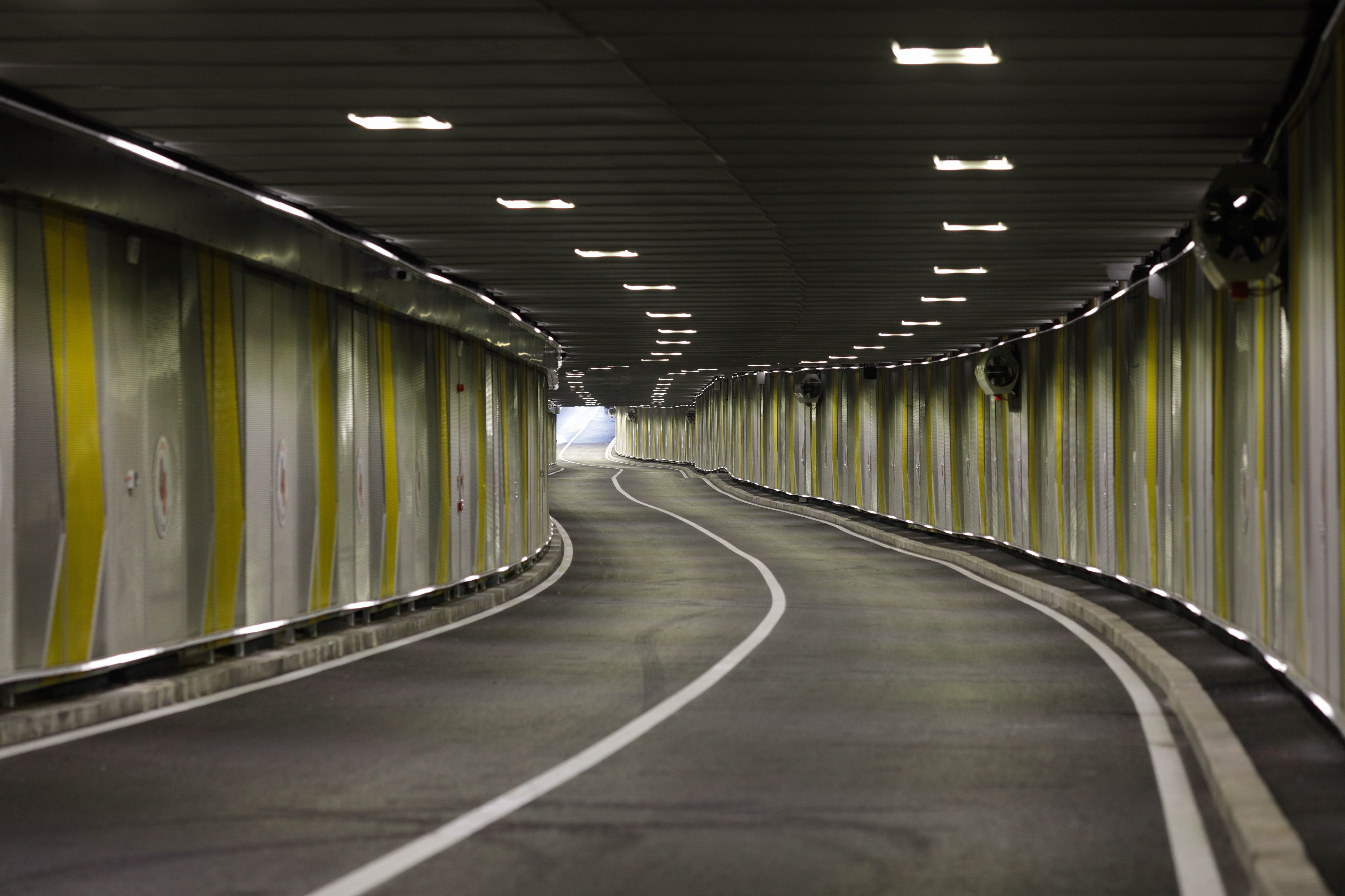 Nou incident la Pasajul Unirii. Iluminatul a fost oprit în timpul nopții