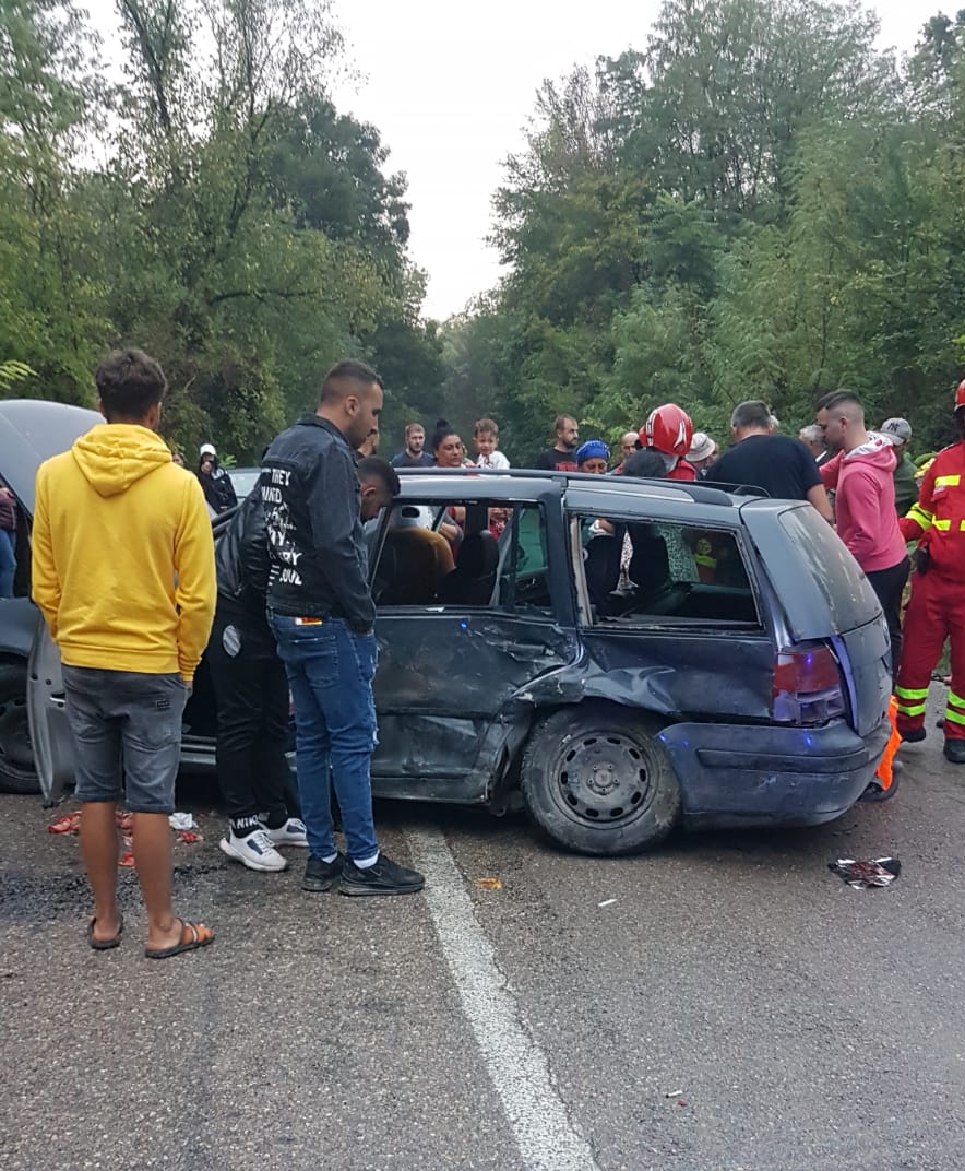 Accident grav în Constanța. O femeie a murit și alte nouă persoane au fost rănite, printre care trei copii