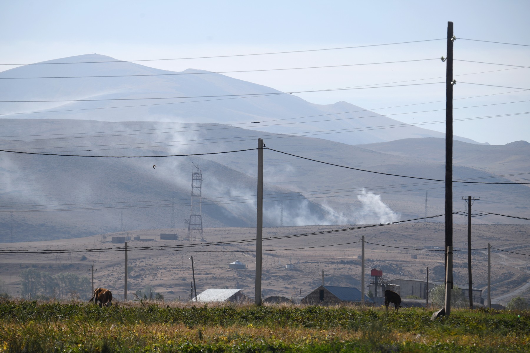 Armenia și Azerbaidjan au încetat luptele la graniță, după implicarea „comunităţii internaţionale”. 176 de oameni au murit
