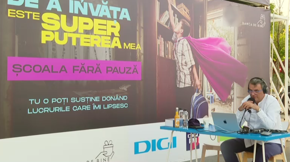 „Școala fără pauză”: Copii din medii defavorizate primesc rechizite. Asociația „Banca de Bine” și echipa Digi FM vin în ajutorul lor