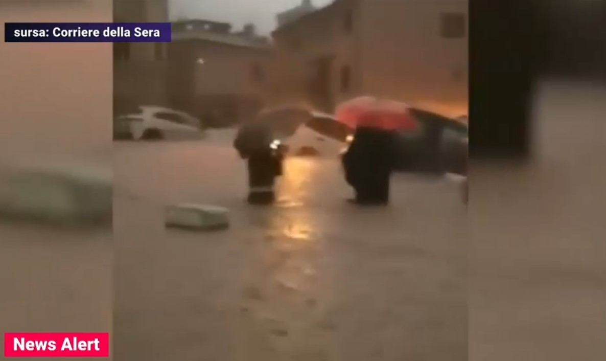 VIDEO Ploi abundente şi inundaţii în Italia. Cel puţin şapte oameni au murit și alți trei sunt dați dispăruți, printre care și un copil