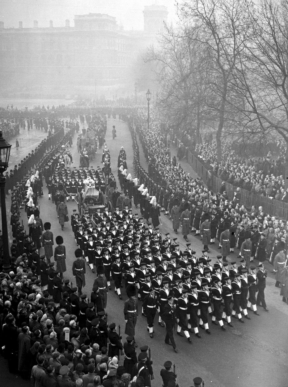 Cum arăta Londra în 1952, la funeraliile Regelui George al VI-lea, tatăl Reginei Elisabeta a II-a