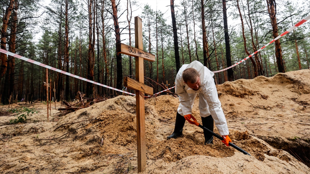 Ucrainenii continuă contraofensiva în nord-est. Zelenski, după descoperirea gropii comune de la Izium: Rusia este o țară teroristă