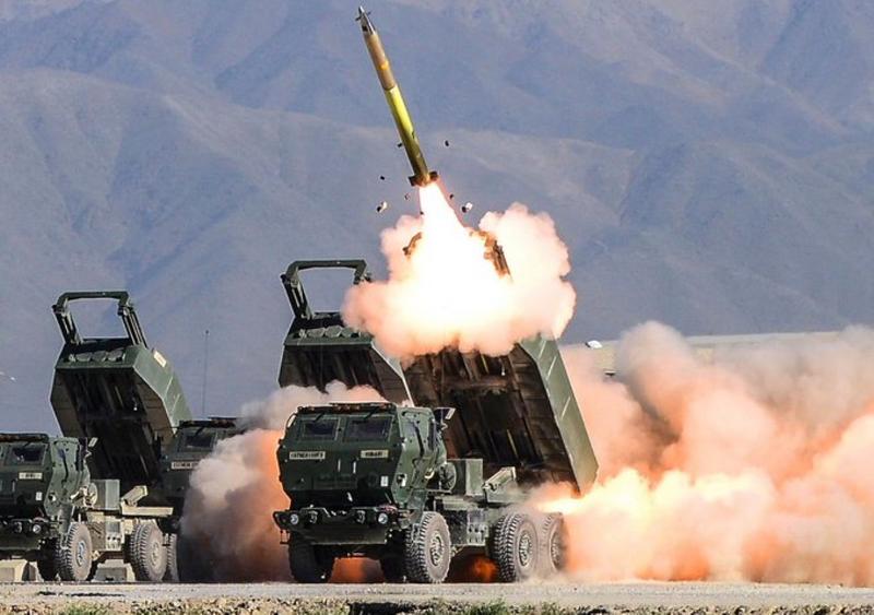 Rușii susțin că au distrus un sistem HIMARS al ucrainenilor. Momentul în care a fost lovit de o rachetă, filmat din dronă