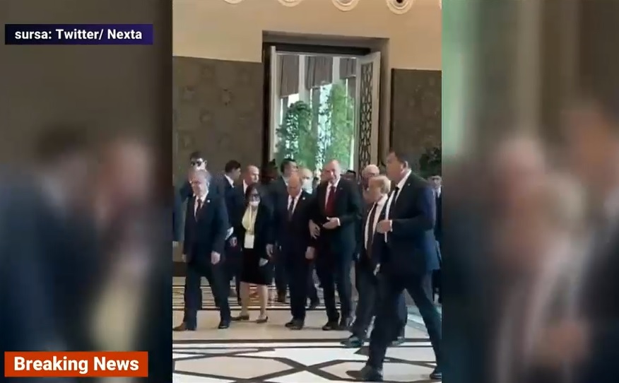 Vladimir Putin, filmat într-o ipostază neobișnuită: Erdogan îl ține de braț familiar și protector. Semnificația acestei imagini
