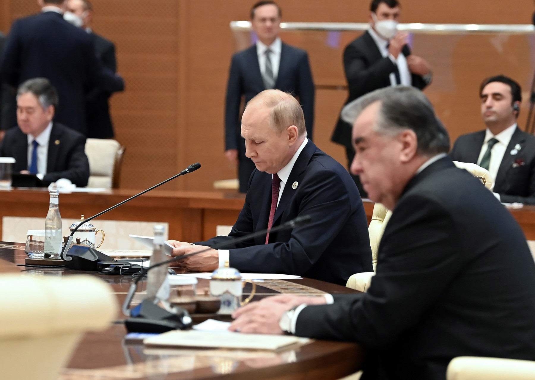 Putin le-a cerut liderilor din Kârgâzstan și Tadjikistan să evite luptele. Cel puțin 36 de oameni au murit și 139 sunt răniți