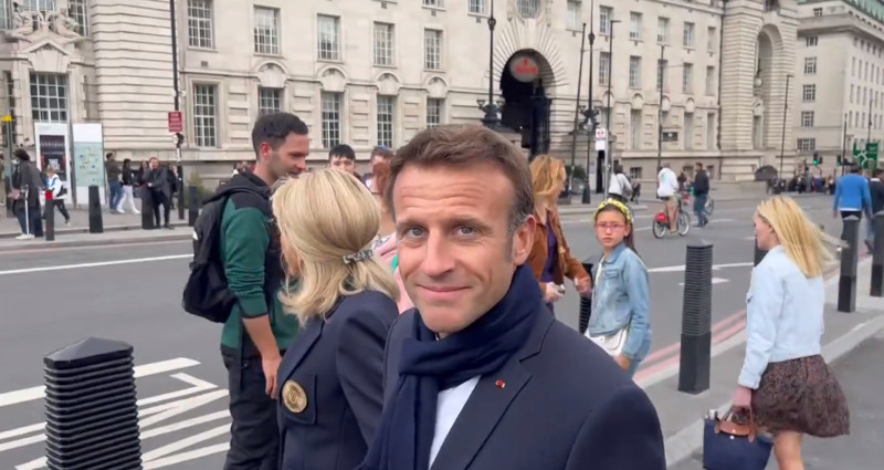 Macron Brigitte Londra Regina Elisabeta a II-a