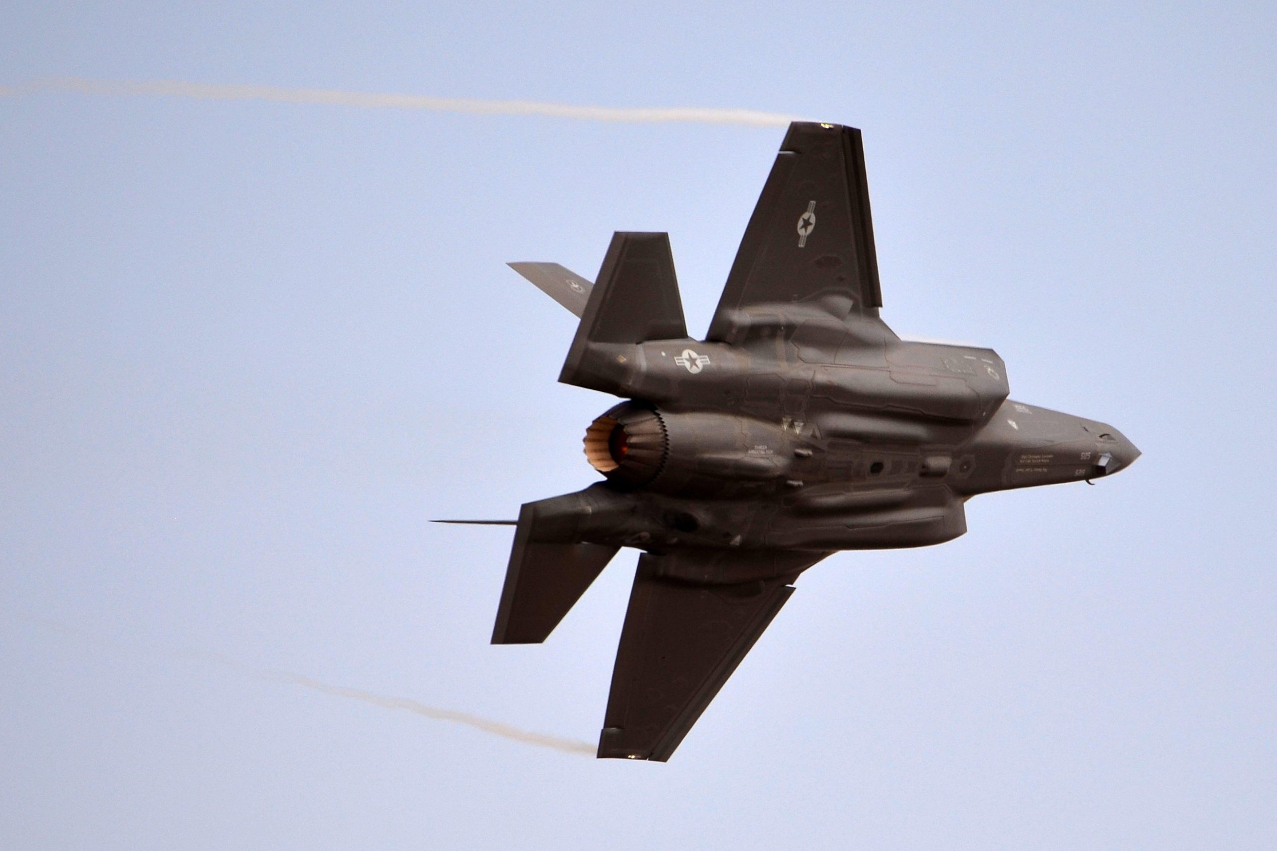 Elveţia a semnat contractul pentru achiziţionarea a 36 de avioane de luptă americane F-35