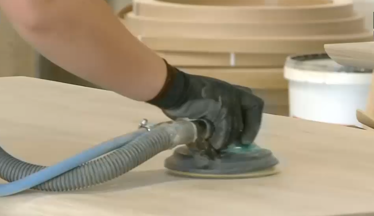 Industria mobilei, în criză de lemn. 35 de fabrici s-au închis într-un an iar producătorii avertizează că e doar începutul