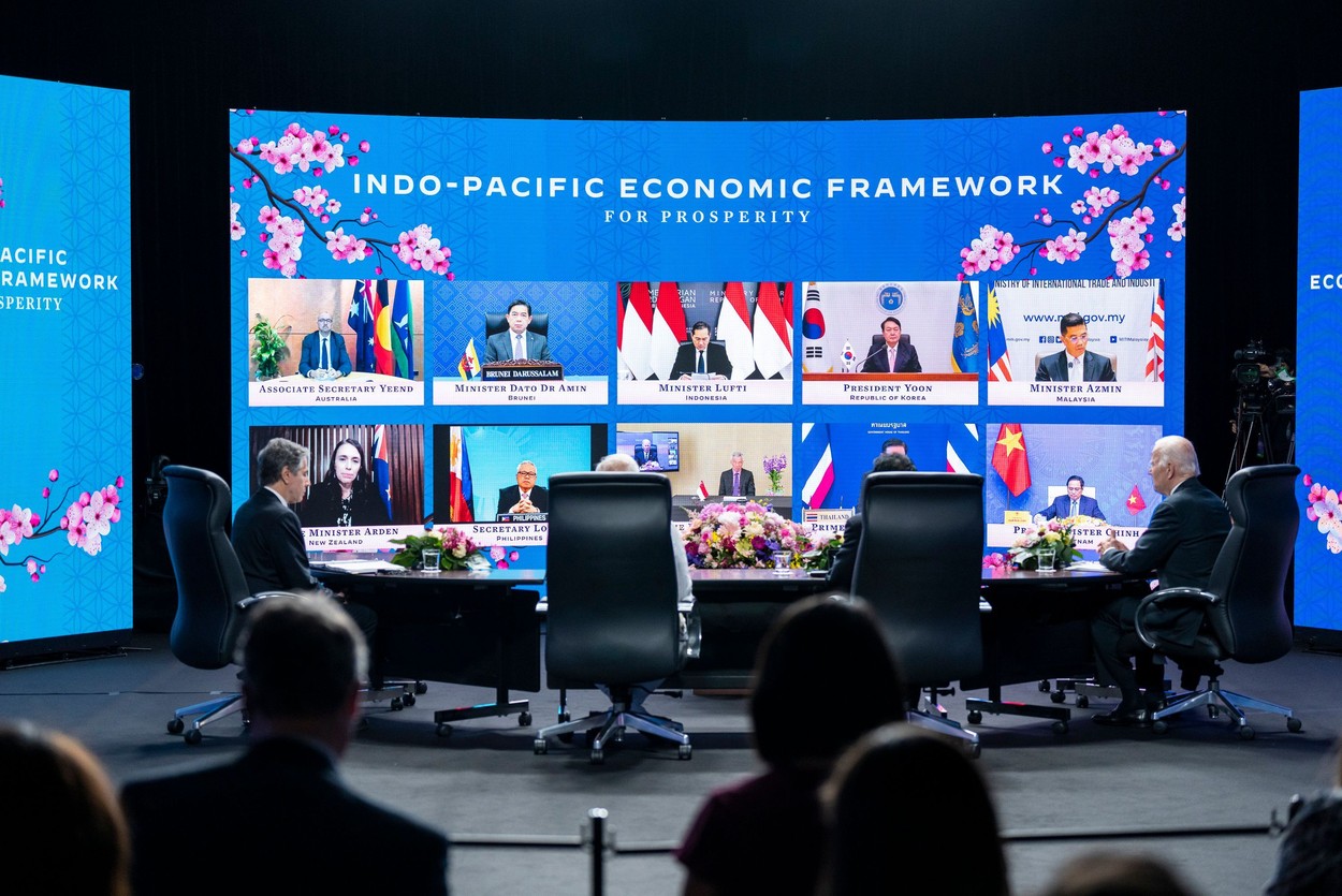 Statele Unite pun bazele unei alianţe cu 13 țări din zona Asia-Pacific pentru a contracara China