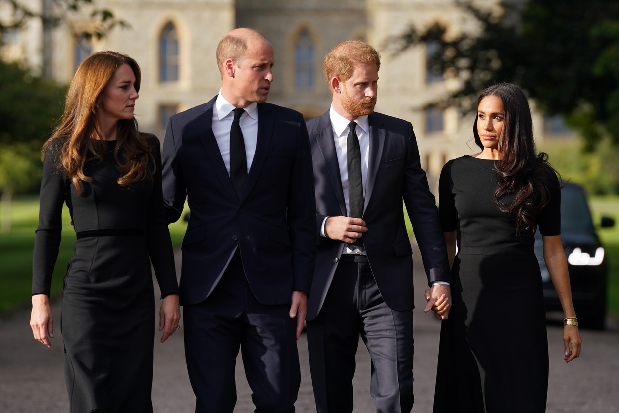 William, Harry și soțiile lor au apărut împreună în public la Windsor. CNN: Prințul William întinde ramura de măslin