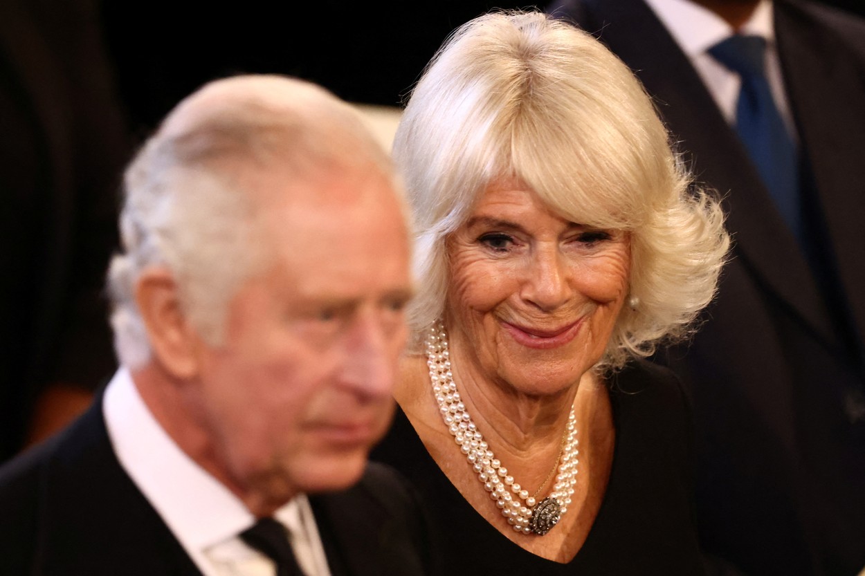 Regina Camilla spune că regele Charles se simte extrem de bine. „E emoționat de mesajele primite de peste tot”