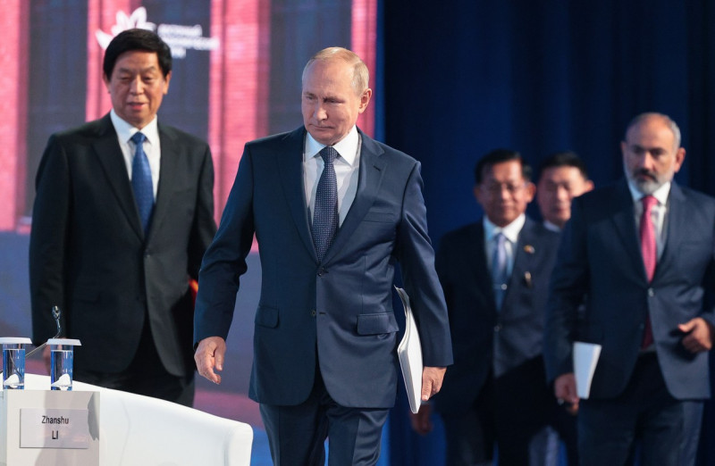 Vladimir Putin și Li Zhanshu