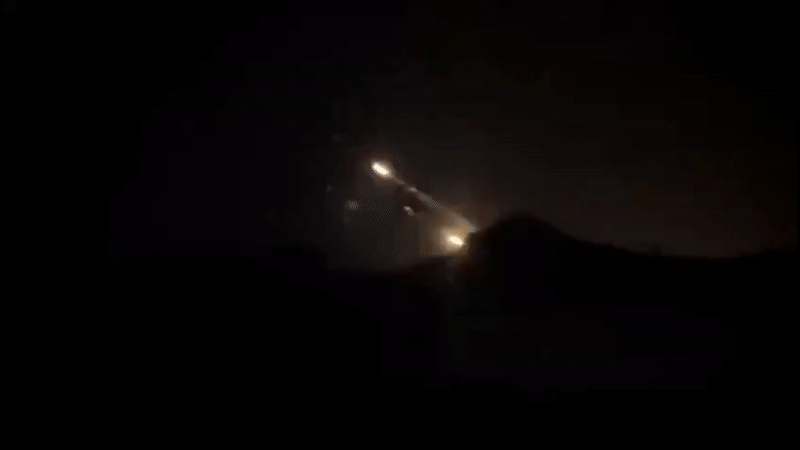 Bombardamente la granița Armenia–Azerbaidjan. Primul armistițiu a fost încălcat după câteva minute. 49 de soldați armeni au fost uciși