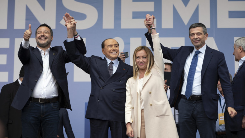 Yogurt gallery cascade Alegeri în Italia. „Bunga Bunga” se întoarce. Un partid cu rădăcini  fasciste, favorit să aducă la putere primul premier femeie | Digi24