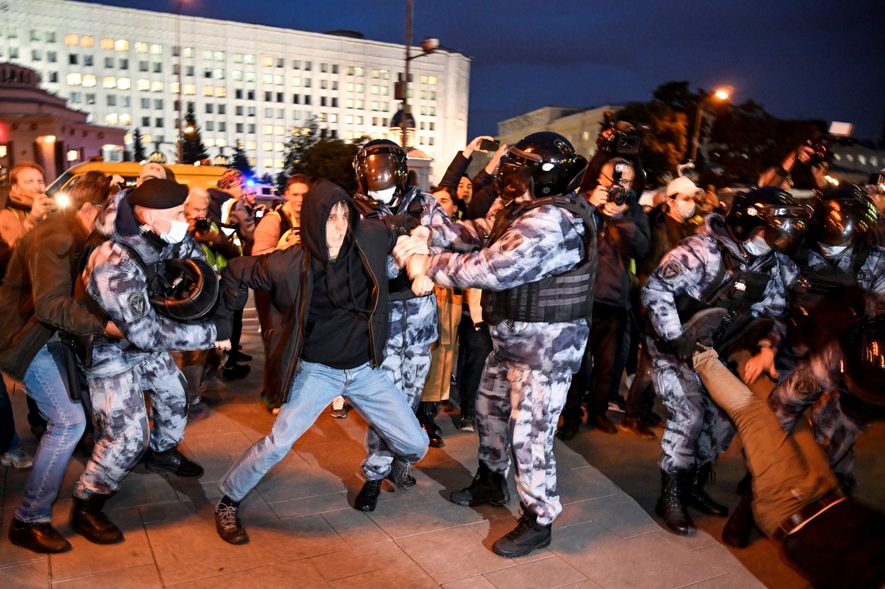 În Rusia au izbucnit noi proteste în urma mobilizării. Peste 700 de arestări au avut loc la Moscova și în alte orașe