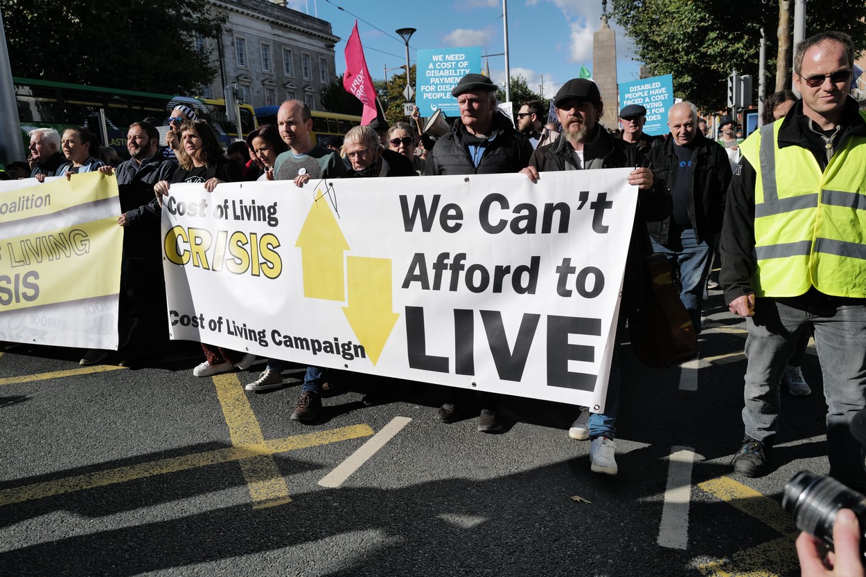 VIDEO Mii de protestatari au manifestat la Dublin împotriva creşterii costului vieţii
