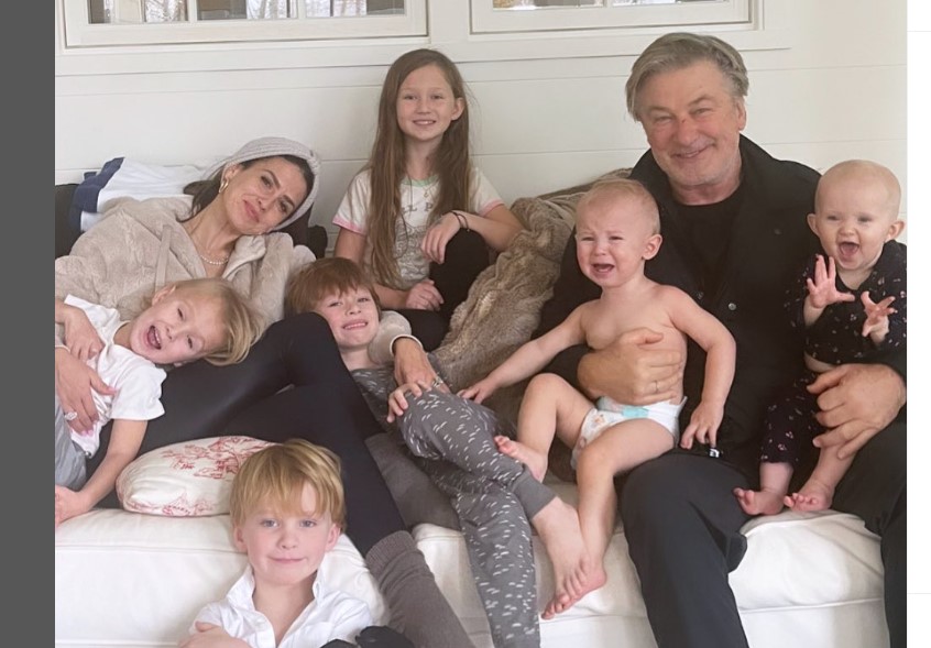 Alec Baldwin a devenit tata pentru a opta oara, la 64 de ani