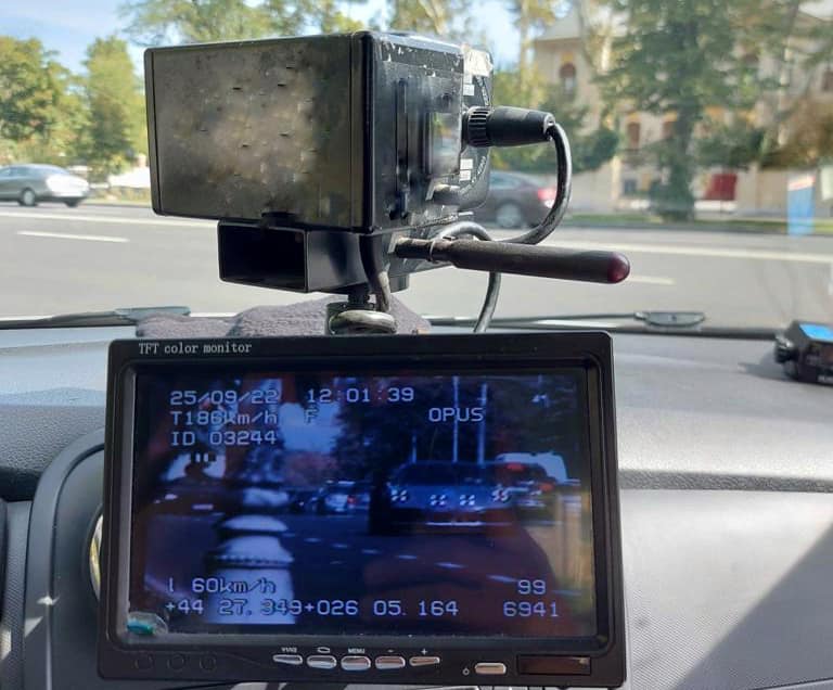 Un șofer a fost prins de radar cu 186 km/h pe un bulevard din București