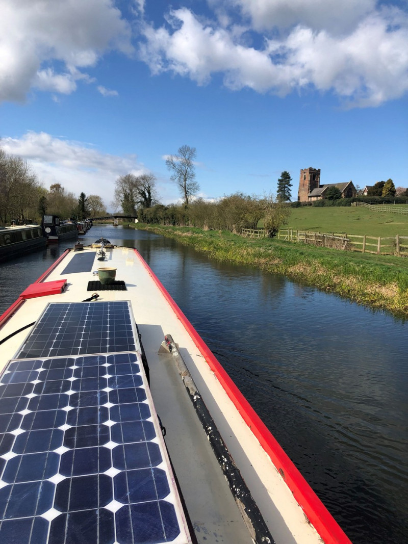 YOUNG COUPLE MOVE ONTO BARGE TO SAVE MONEY ON RISING BILLS