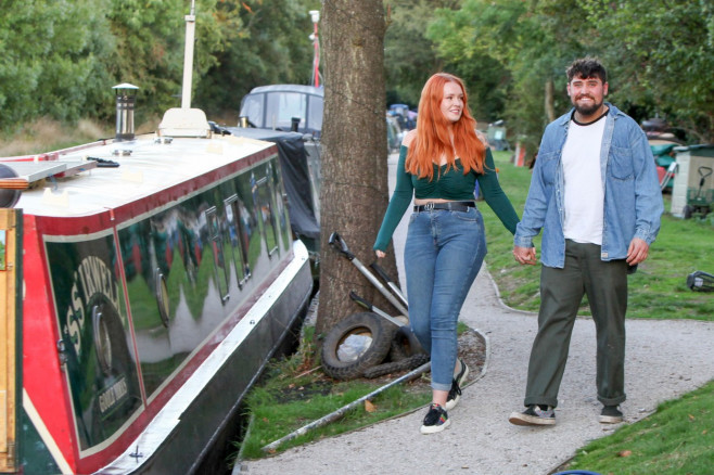 YOUNG COUPLE MOVE ONTO BARGE TO SAVE MONEY ON RISING BILLS