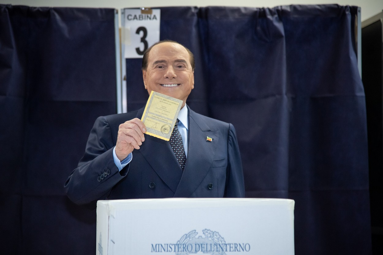 Silvio Berlusconi revine în Parlamentul italian la 9 ani după ce a fost expulzat: „Vreau să fiu cel care stabilește jocul în guvern”